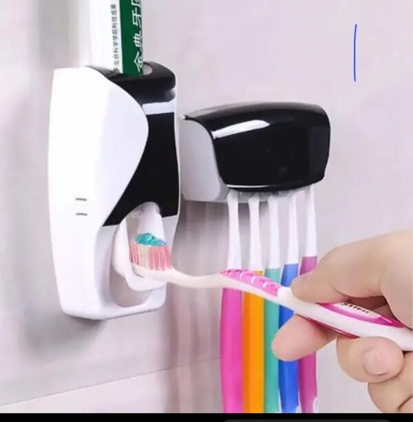 Distributeur pate dentifrice